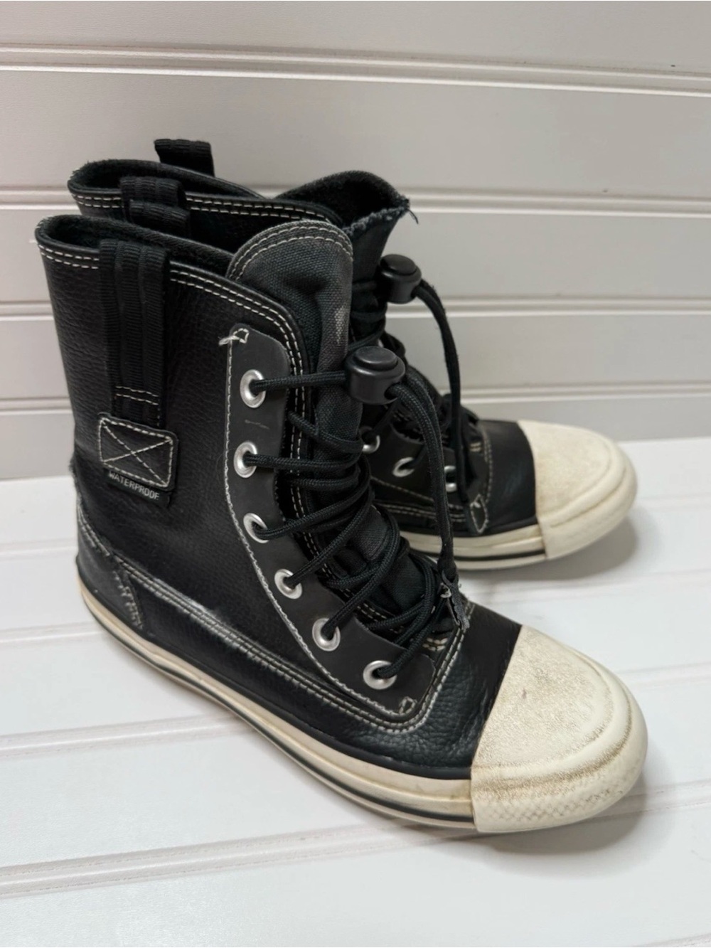 Converse Chuck Taylor All Star High Top Black Leather Size 2 Youth Kids 1771